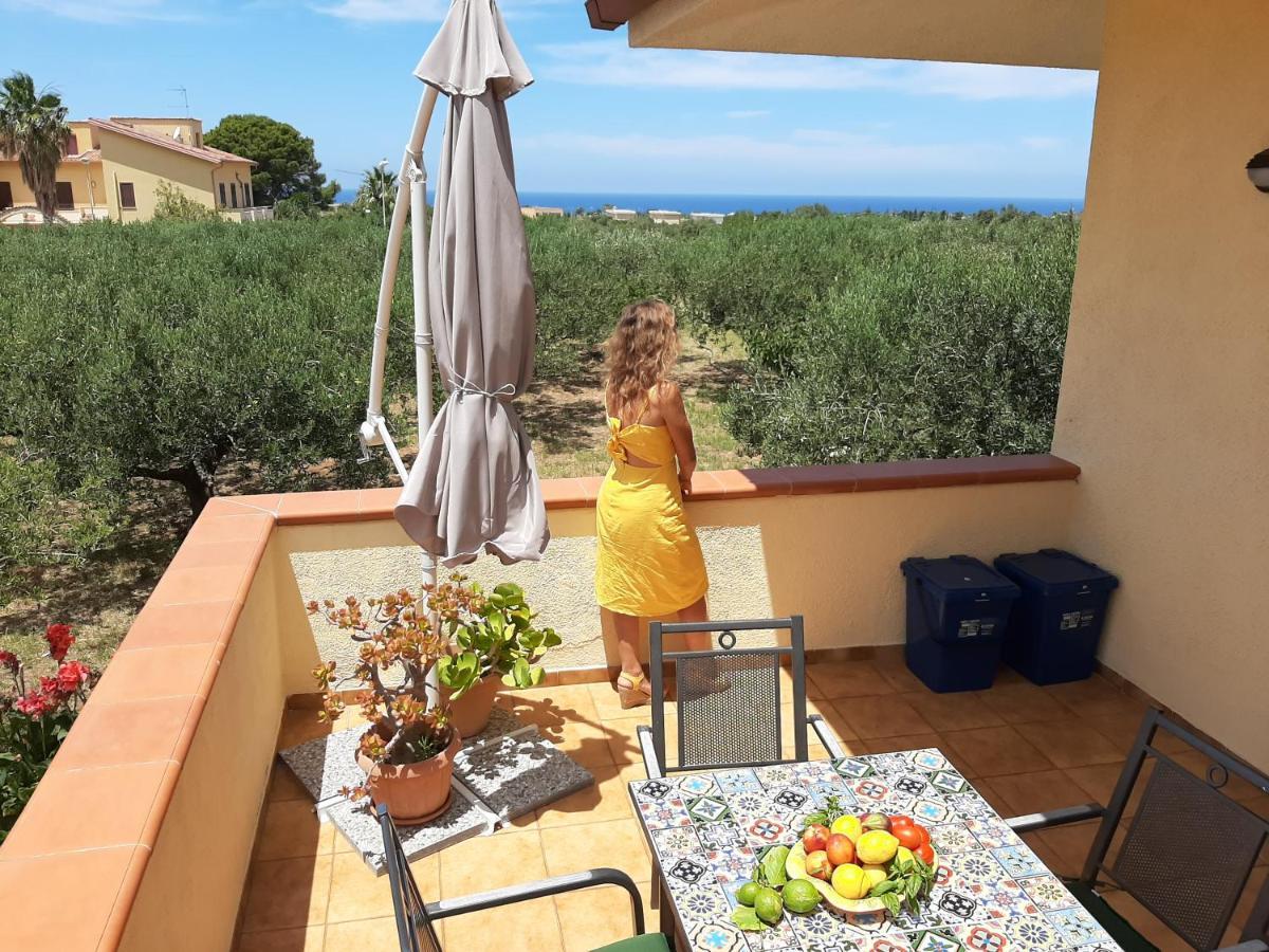 Bed and Breakfast Casanonnavittoria Terrasini Exterior foto